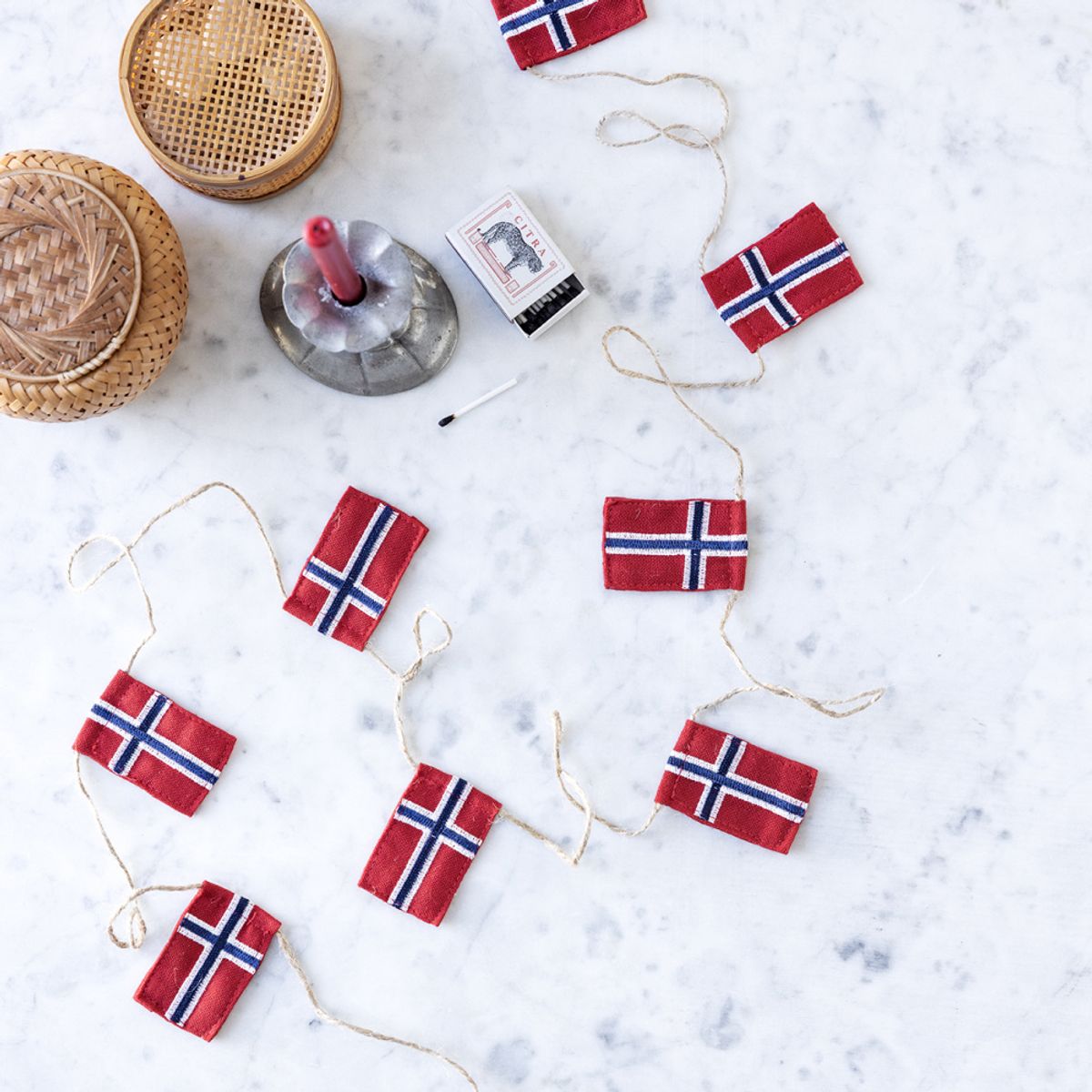 Liten Flaggrekke/ Langkilde&Søn