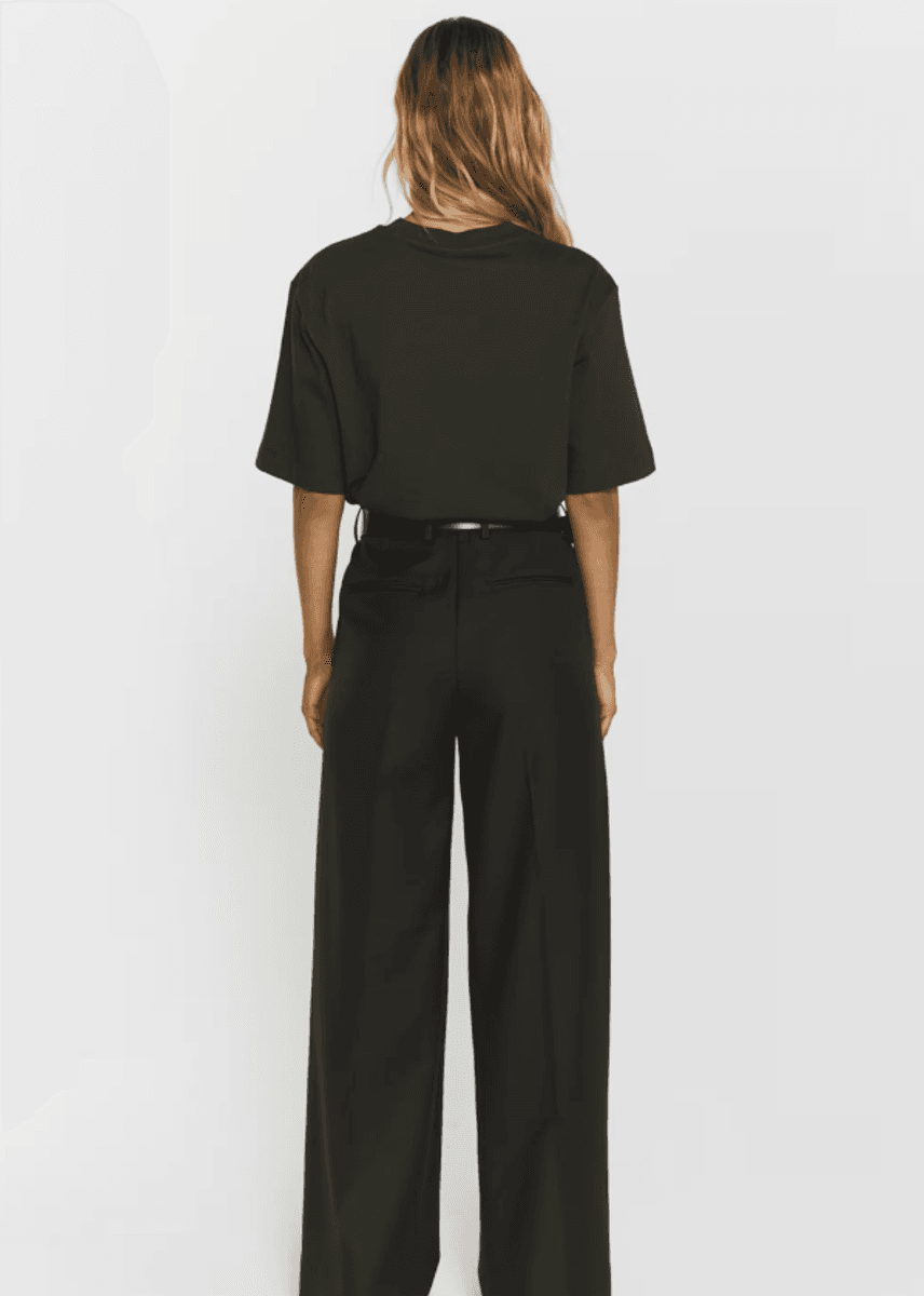 Chelsey Tee forest Green. Twist & Tango