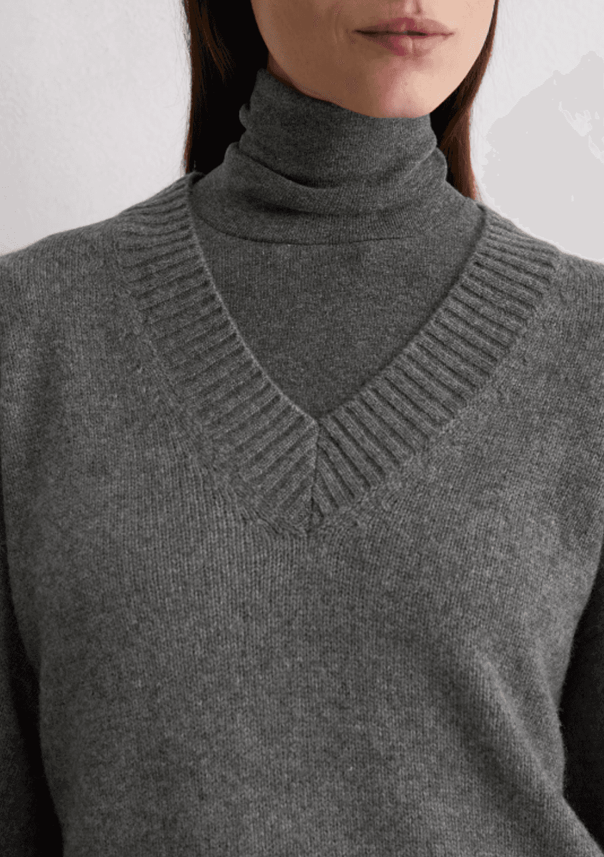 Relaxed V-neck sweater/ Marc O`Polo